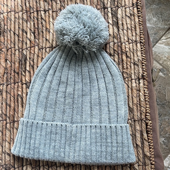 Michael Kora Cable Knit Beanie - Picture 4 of 5